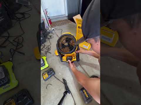 Testing dewalt cordless fan using 20v battery with 2.0AH 🔋🪫❤️😎  #shortsfeed #dewalt #battery#fan