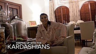 KUWTK | Kourtney &amp; Khloe Kardashian Prank a Sleeping Kendall Jenner | E!