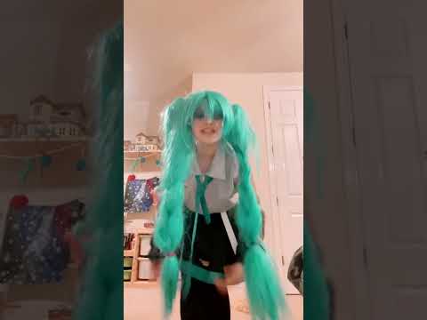 Miku cosplay || hashtags : #miku || #cosplay || #miikuu