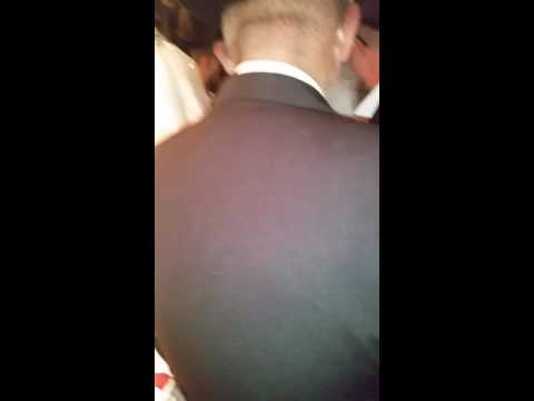 Satmar Rebbe R Zalman Leib Mesader Kidushin @ Greenfeld Wedding