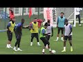 Moment: Through the legs as Neymar is exposed by Messi in PSG training -Ligue 1 | Brazil | Argentina