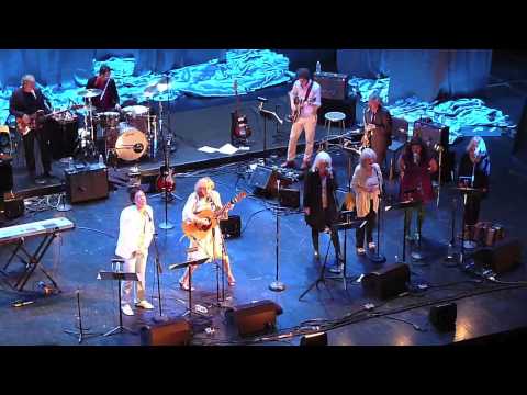 Martha Wainwright with Rufus, Emmylou Harris, Jane  and Anna McGarrigle, Lily Lanken