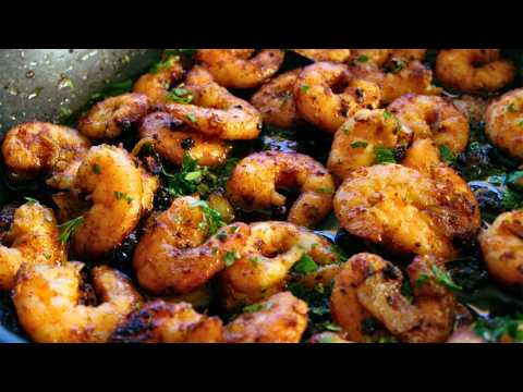 Gambas al Ajillo (Spanish Garlic Shrimp) - The ULTIMATE snack to make at home!