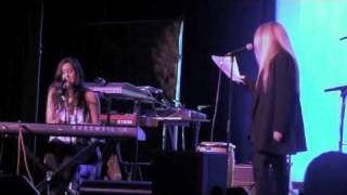 Vanessa Carlton and Stevie Nicks - Carousel