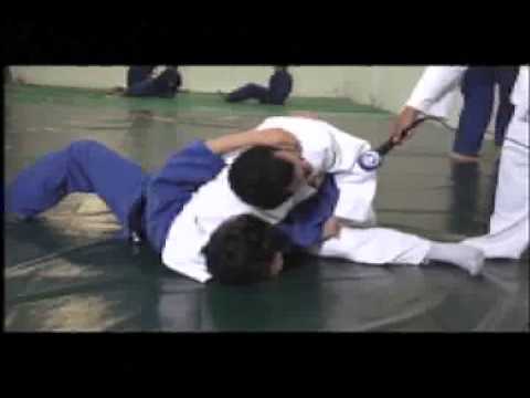 APRENDIENDO DE JUDO
