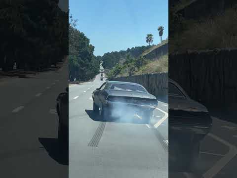 1970 Dodge challenger 426 Hemi burnout