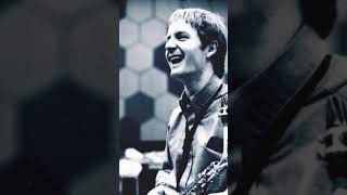 Happy birthday 🎂 to guitarist Mike Vickers (Manfred Mann)