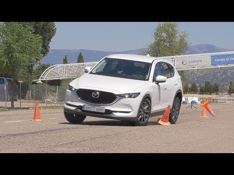 Mazda CX-5 2017 – Maniobra de esquiva (moose test) y eslalon | km77.com