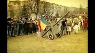 preview picture of video 'Datini si obiceiuri - parada de la Comanesti 2013'