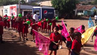 preview picture of video 'Desfile Colonia Moderna, Santa Maria del Oro 2012 (Parte 3 de 8)'