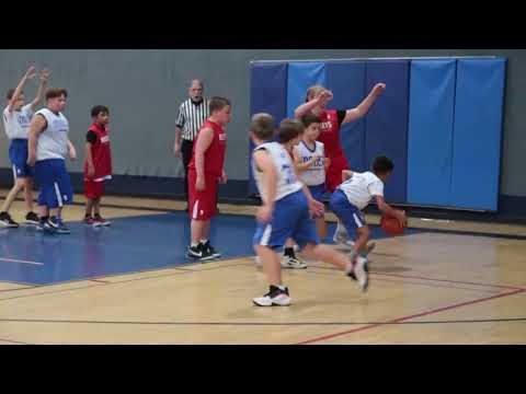 LITTLE KNOAH HAS NO FEAR AS HE TAKES IT INSIDE AND SCORES FOR THE MAVERICKS