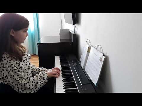 MAYRA VOINA 'Ciobanasul' LIVE Piano - cantec popular - 7 years old