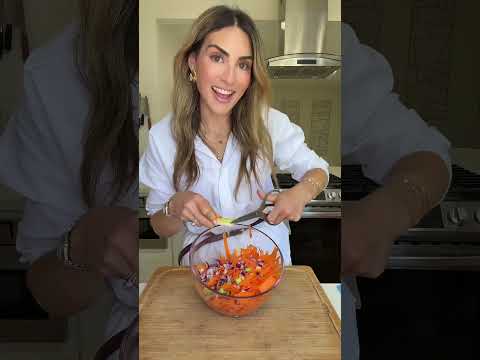 Viral Ribbon Carrot Salad is so Delicious- such a great way to mix things up for the week!