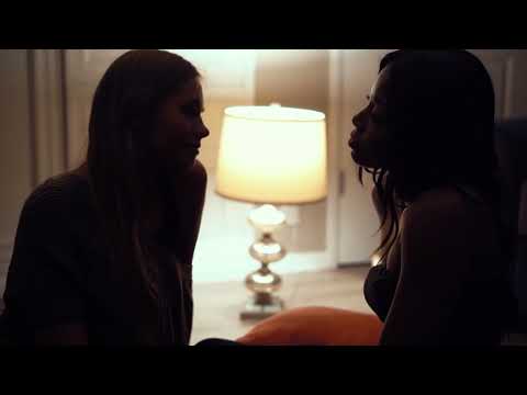 lesbian kiss | 2 girls kissing in their room