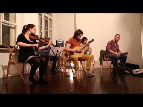 Spieleband Come Away to Sea (live)