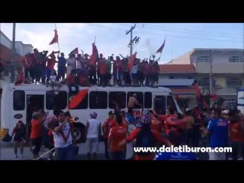 "Tiburones Rojos 1-1 Morelia // Mega Caravana" Barra: Guardia Roja &bull; Club: Tiburones Rojos de Veracruz