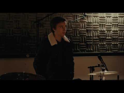 JAMAIS CONTENTE Extrait 3