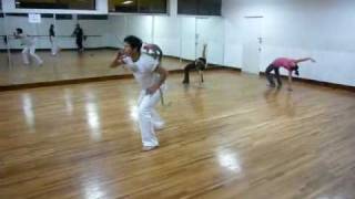 preview picture of video 'Dando clases de Capoeira - INSTITUTO ESTATAL DEL DEPORTE - 2010'