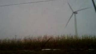 preview picture of video 'Wind turbines in northwest Missouri'