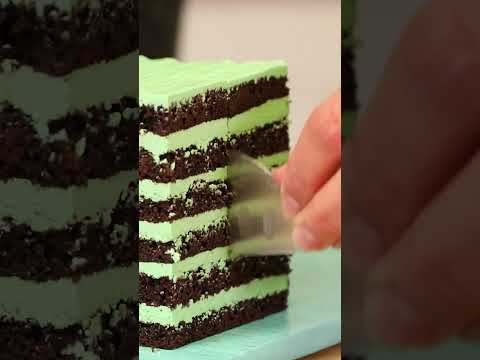 A Tower Of Mint Chocolate! #baking #cake