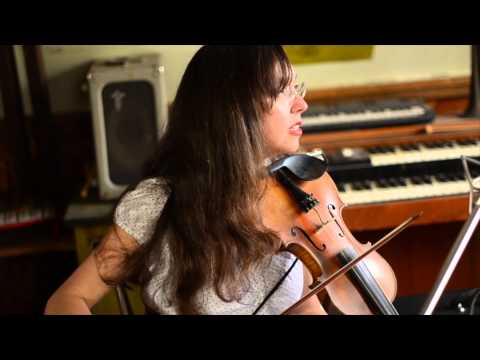 Folk Alley Sessions: Mike + Ruthy - "Chasing Gold"