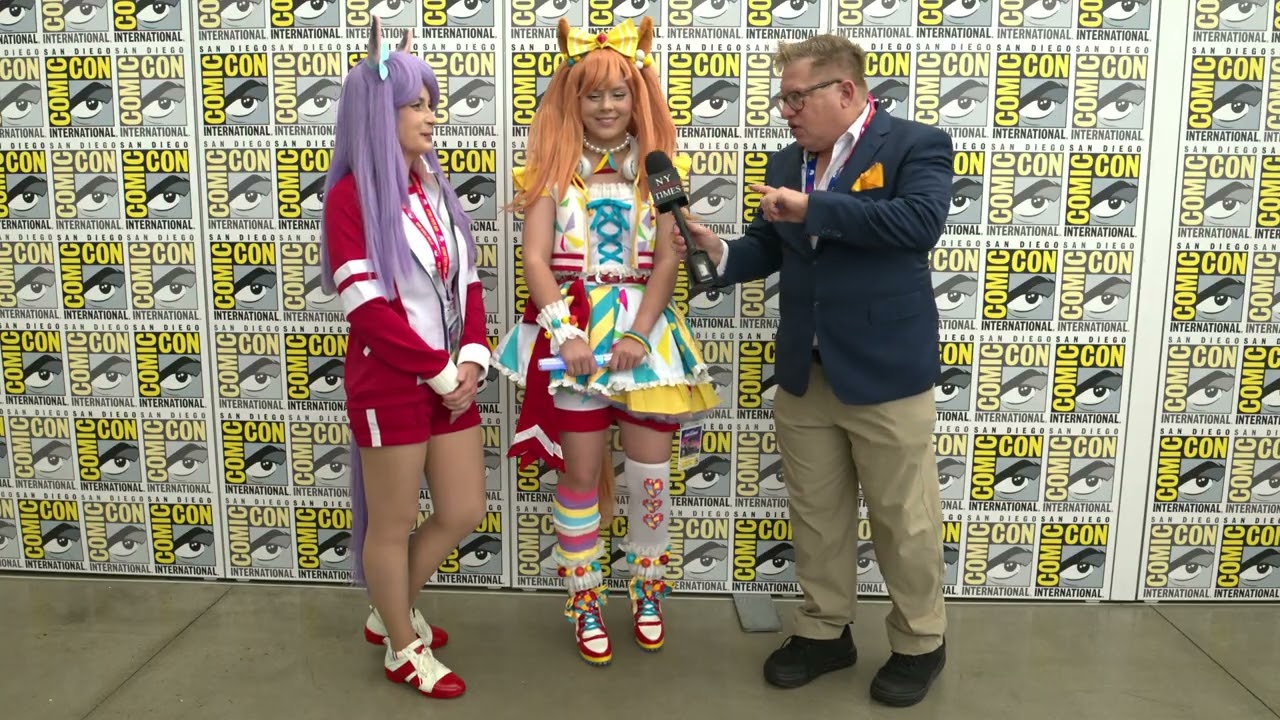 Sofia and Ola in their horsegirls cosplay outfit at San Diego ComicCon
