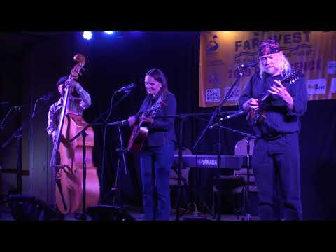 Heather Pierson Acoustic Trio -  Singin'