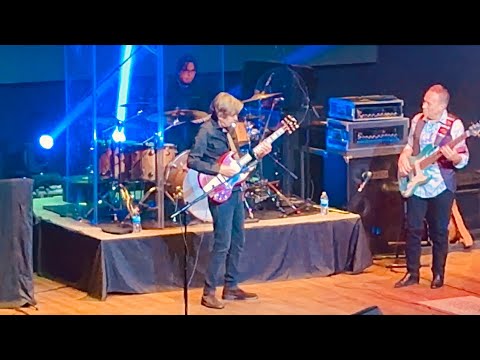 Eric Johnson plays the blues