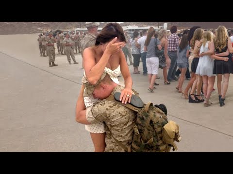 Les moments les plus émouvants des soldats rentrant à la maison jamais filmés!