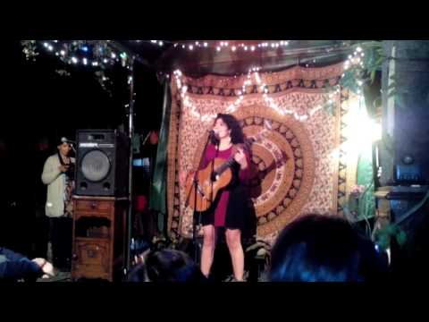 Sofía Viola - Pancho en constitución en la glorieta de escalada