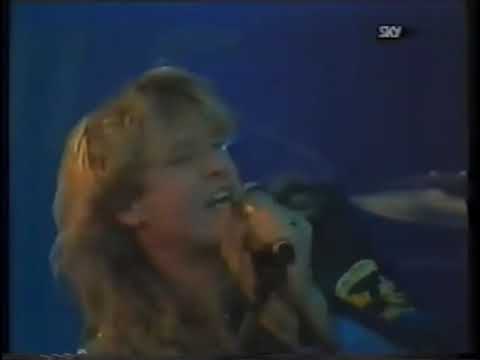 Def Leppard - Love Bites Live 1988 (Bonus Clip of Joe Elliott and Rick Savage Interview)