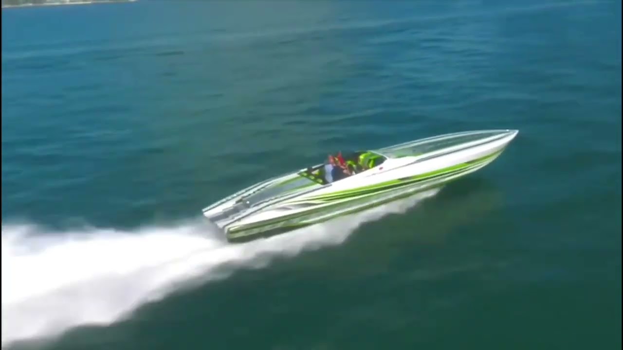 Outerlimits SL52 up to 240 km/h up to 3100 HP
