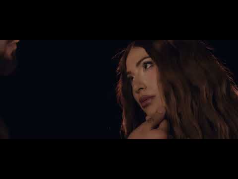 Bea Pelea, Julianno Sosa  - Chandal Prada (Videoclip Oficial)