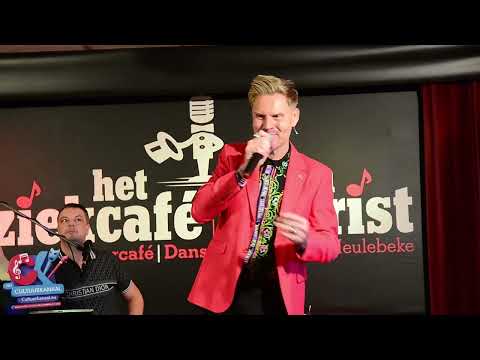 Michael Lanzo In dat kleine dorps cafe