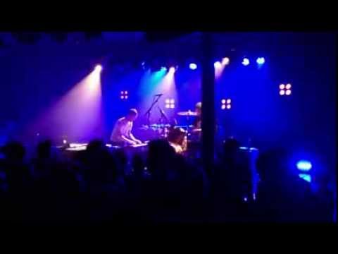 TOM FIRE - Brainwash feat Matthew Mc Anuff  - Live Ferme du buisson 110512 - Concert
