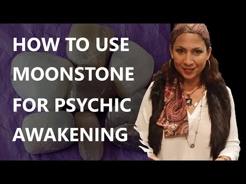 How to Use Moonstone for Psychic Awakening