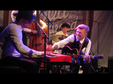 Go Young Man - Härligt gitarrspel!  Eva Eastwood, Chris Bergström m fl -  Katalin 17 nov 2017