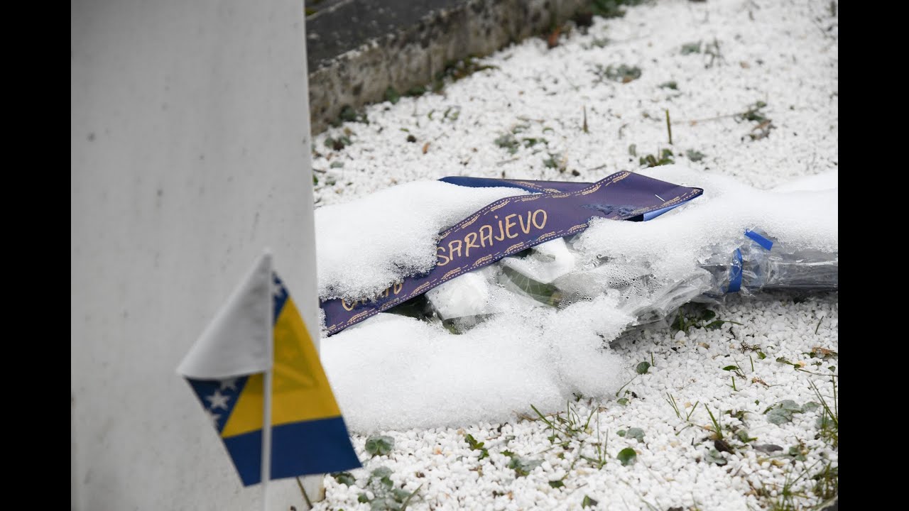 Bosnia, 30 anni da guerra. Le cicatrici dell'assedio a Sarajevo sulla pelle di Kanita che era li