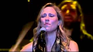 Sheryl Crow - &quot;Callin&#39; Me When I&#39;m Lonely&quot; (LIVE Official Music Video)