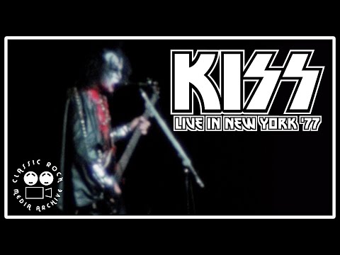 KISS - Live in New York, NY (December 15th, 1977) - 8mm Film (Source 2)