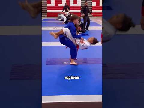 Moet ze voor altijd uit de competitie worden verbannen! 😠