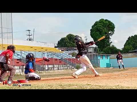 Diego Rivas Jr. jugador de la EBM Santa Fé. Estadio Heres de Ciudad Bolívar. Parroquiales 2026.