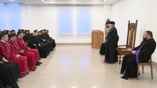 Հայոց հայրապետը սարկավագներին խիզախություն բարեմաղթեց դժվար ծառայության մեջ
