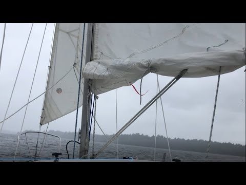 Reefing a Small Sailboat.  Catalina 22 - Jim's Little Boat - Single Line Reefing vs Double Line