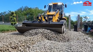 How to use a JCB 3CX 6 in 1 bucket