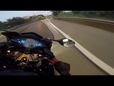 Honda VFR800F V4 VTEC Full Throttle 🔥