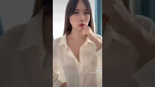 見えそうで見えてる #Shorts #bra #tiktok #video