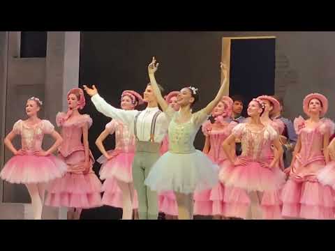 António Casalinho and Margarita Fernandes in COPPÉLIA - a curtain call 1