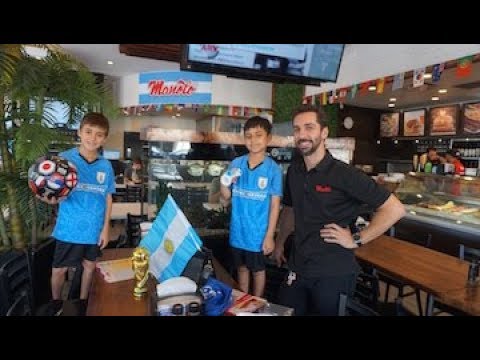 Uruguai Con Yahel e Jaziel Artiga no Restaurante Manolo