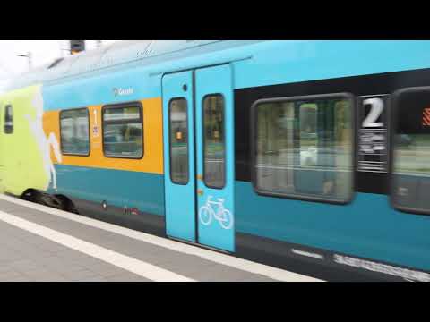 WestFalenBahn GmbH - ET 1428 105-9 + T 1428 110-9 - Ausfahrt in Emden Hbf als RE 15 nach Münster Hbf